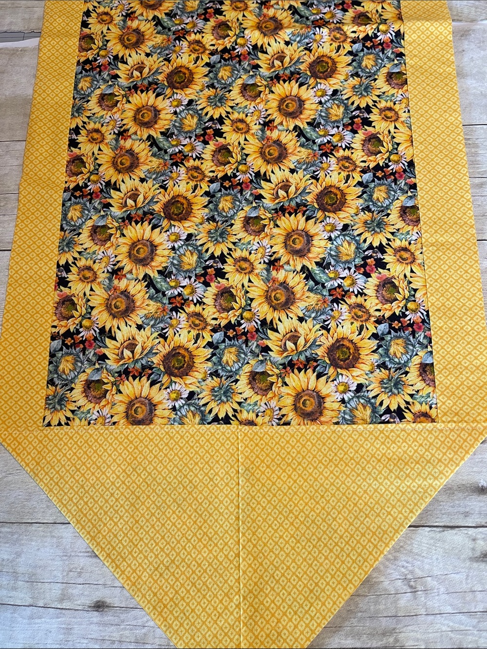 NWT Table Runner Sunflower Decor Black & Yellow Two Sided Cotton - Picture 5 of 8